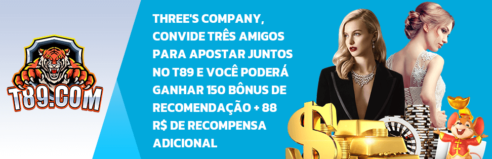 três funcionários irão receber um bônus em partes proporcionais